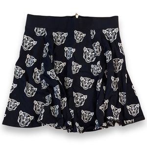 H&M || Black Big Cat Roaring Head Printed Circle Skirt || size 10